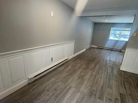 4th image of 315 Richmond St #2