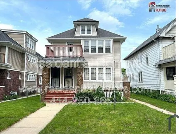 2728 N 47th St, Milwaukee, WI 53210