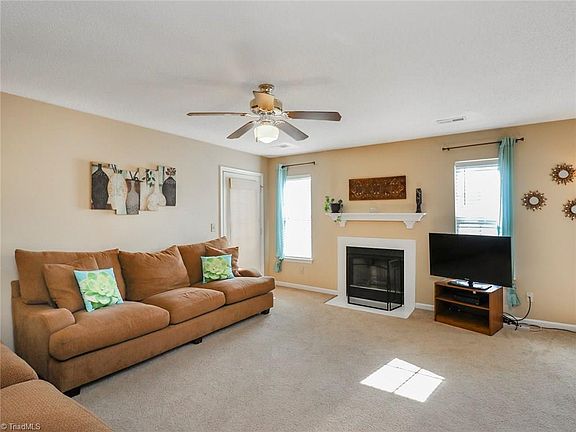 5th image of 7 Meadowood Glen Way #4