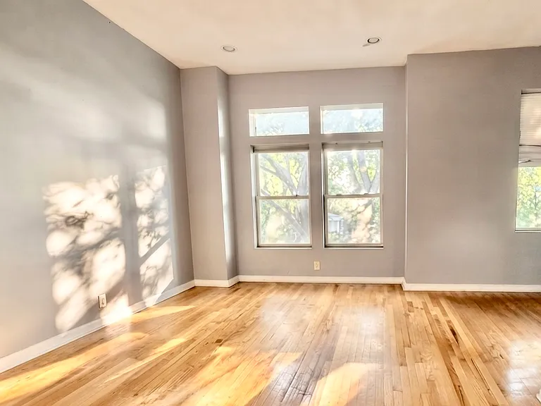 6615 S Drexel Ave #2 — Photo 4