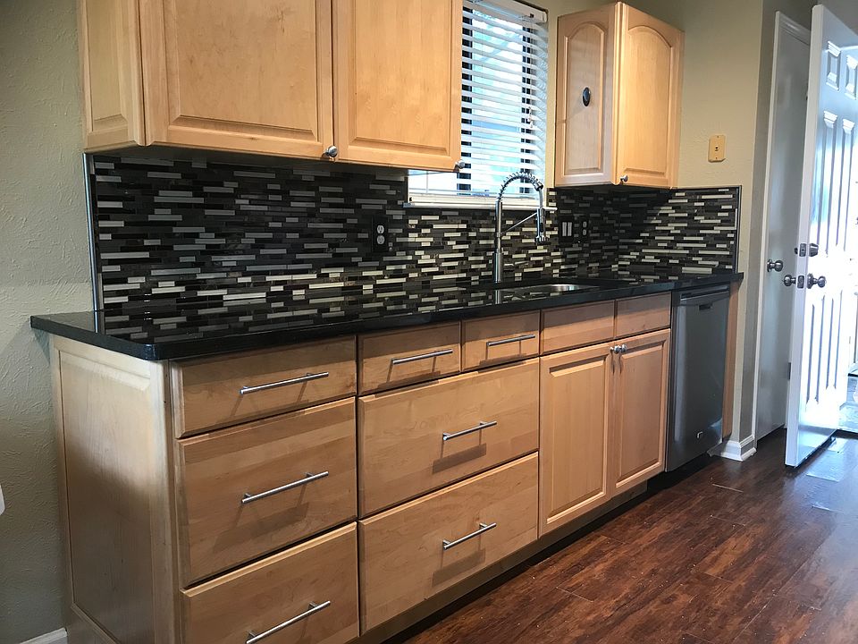 2nd image of 708 Hyde Park Ct