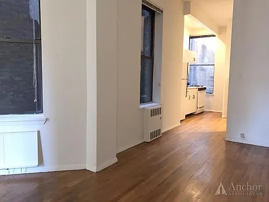 Rented by Anchor Associates | media 4