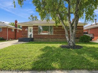 17716 Veronica Ave, Eastpointe, MI 48021