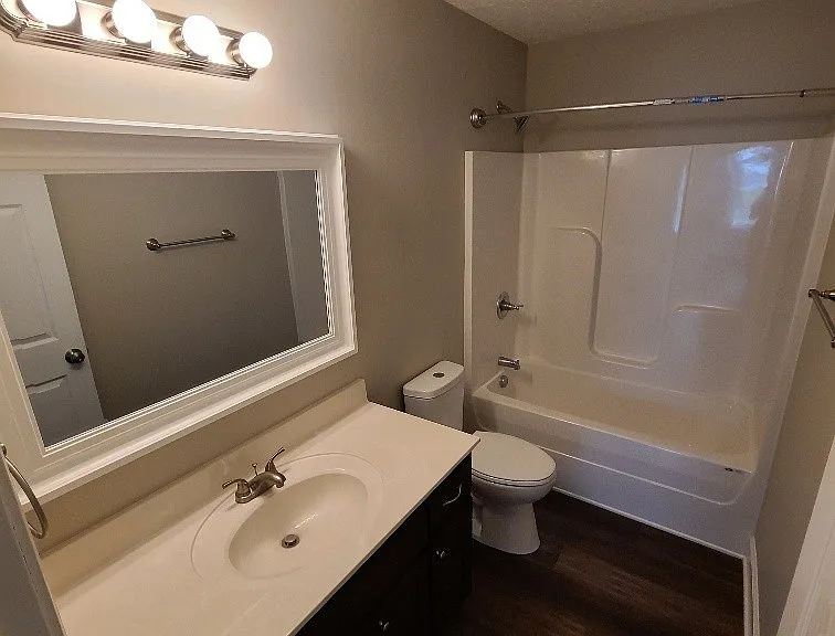 109 Williams St #B — Photo 6