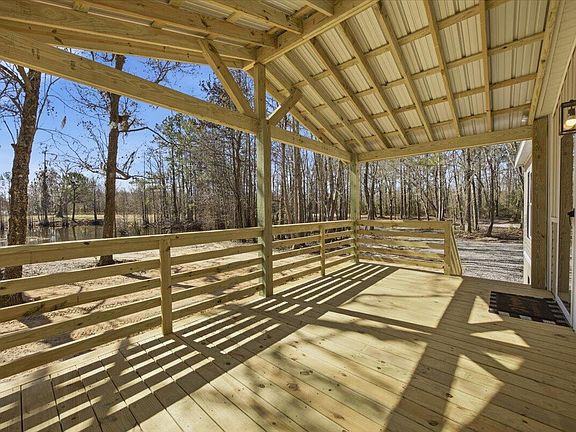 3rd image of 662 Country Pond