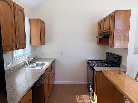 2nd image of 276 Fremont Rd