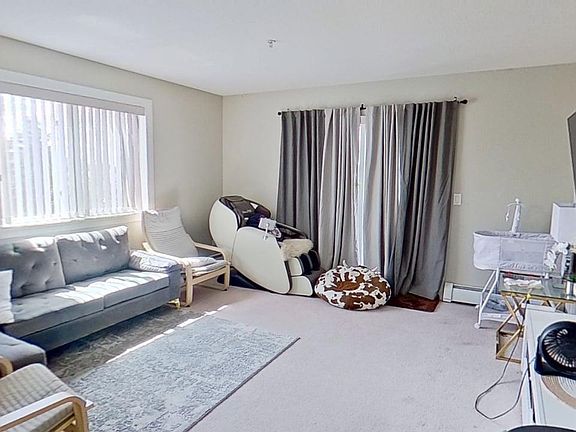 4th image of 9945 167th St NW #404