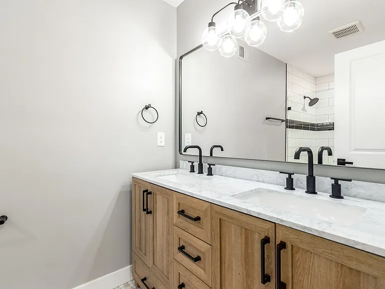 507 E Wesleyan Dr — Photo 13