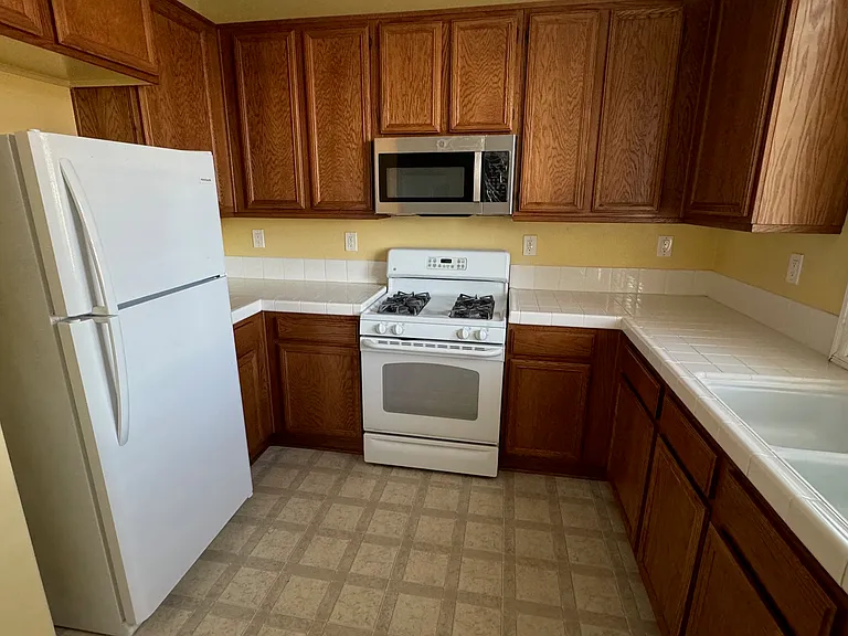 1671 Catania Dr — Photo 5