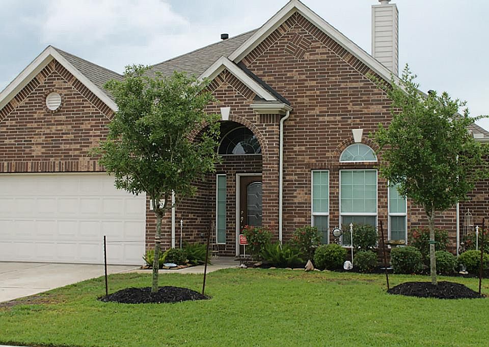 1st image of 4040 Basswood Dr