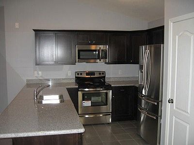 Granite and SS appliances