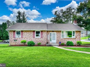 26 Craig Dr, Reading, PA 19606