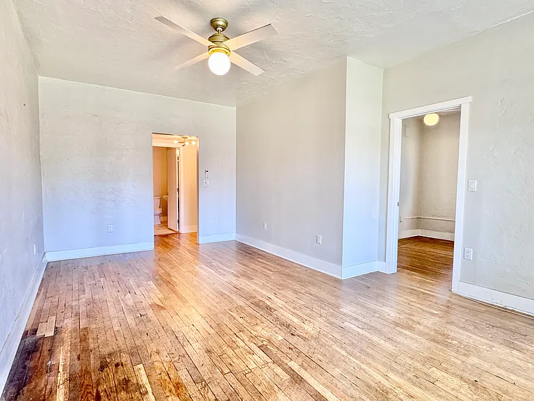 342 W Willetta St #1 — Photo 18
