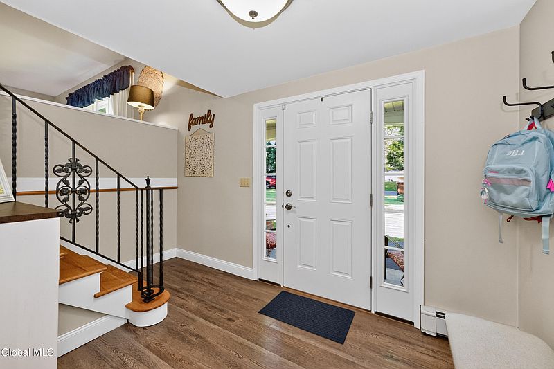 5th image of 14 Ponderosa Drive