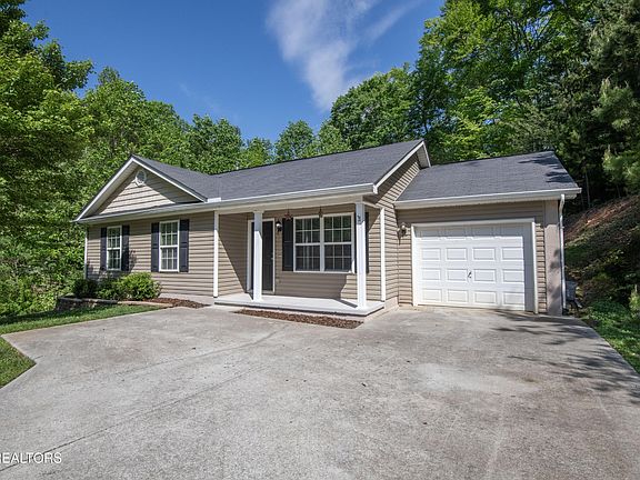 2nd image of 432 Dogwood Glen Ln