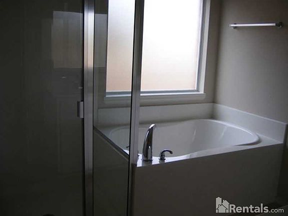 4th image of 6749 Ambercrest Dr