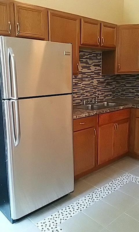 3 bed, $1,850 — Photo 3