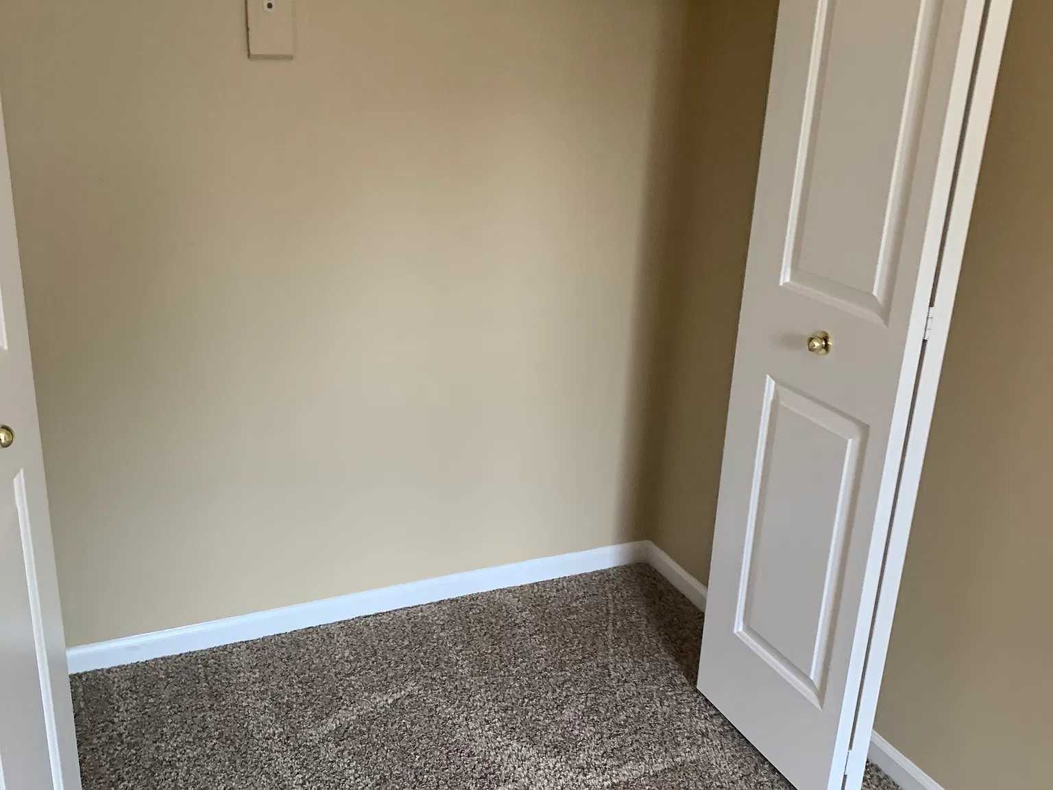 3 bed, 1.5 bath, 1392 sqft, $2,200 — Photo 3