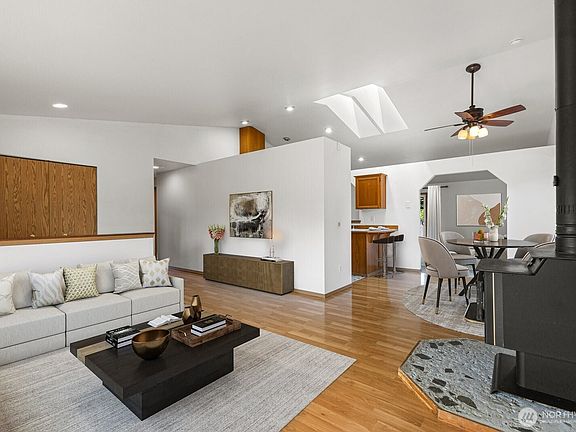4th image of 8202 51st Avenue NE
