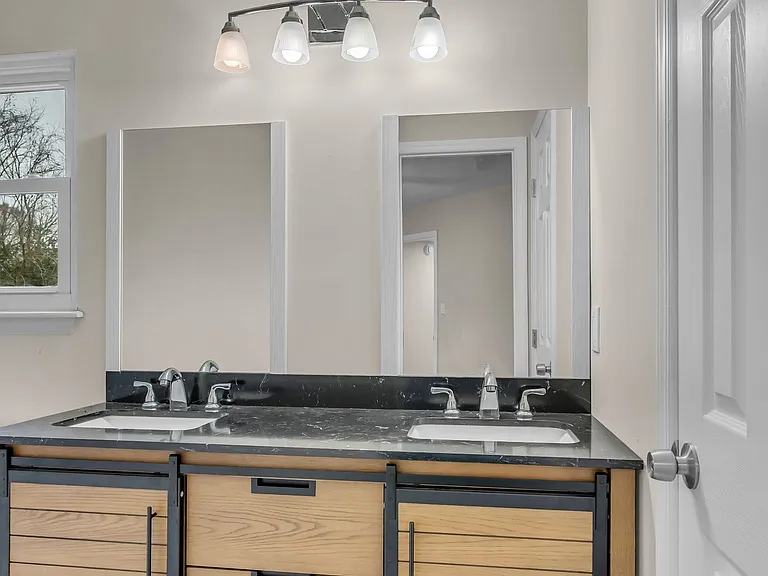 213 Rebecca Pines Dr — Photo 10