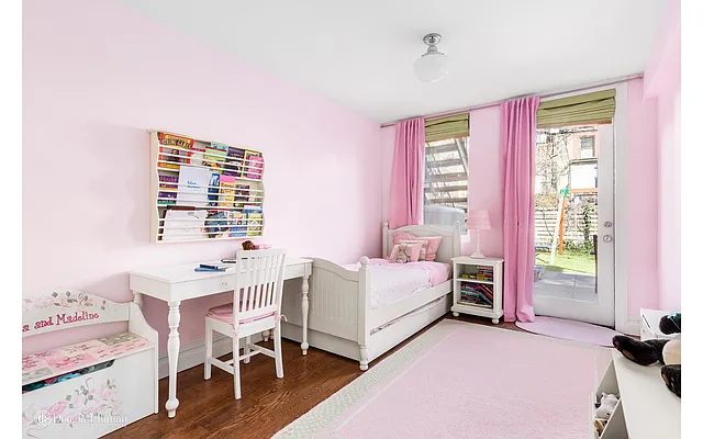 Sold by Douglas Elliman | media 10