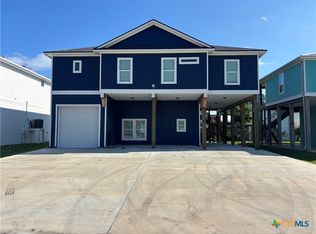 86 Kingfisher St, Port O Connor, TX 77982