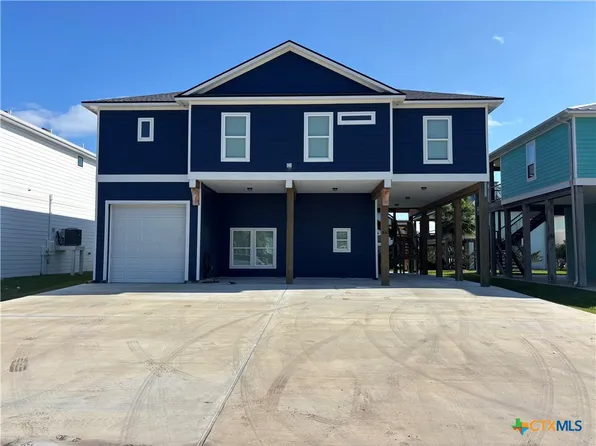 86 Kingfisher St, Port O Connor, TX 77982