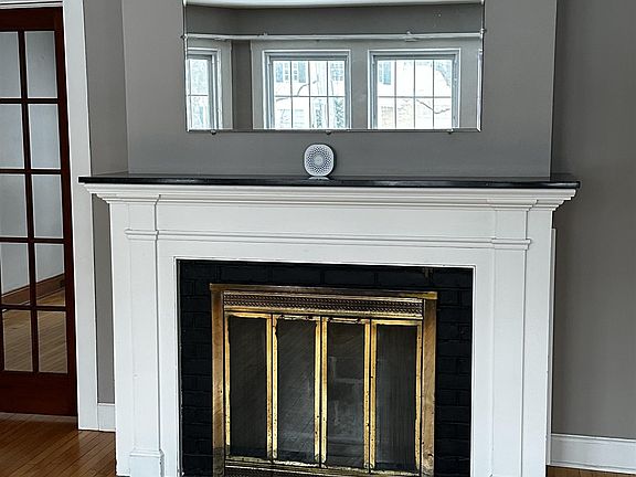 5th image of 436 Maple Street