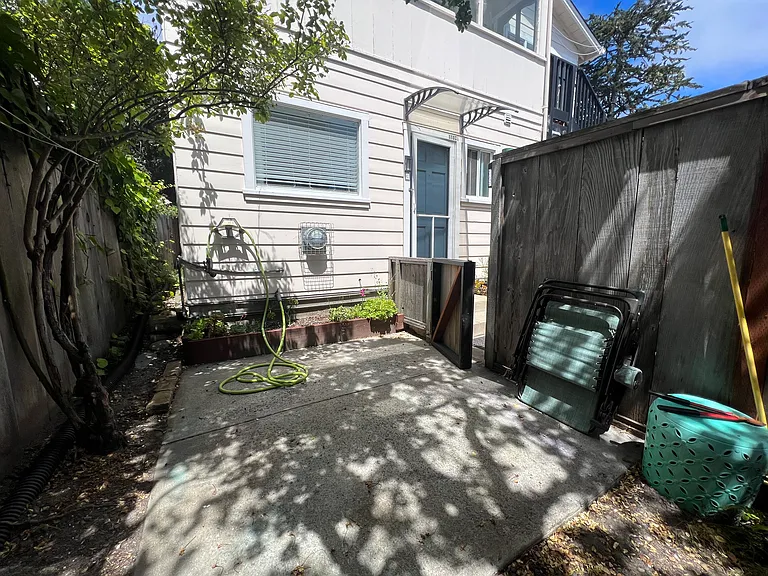 1103 W Franklin St #1/2 — Photo 13