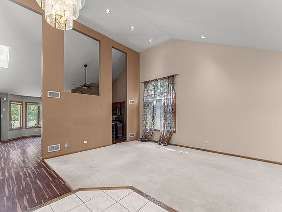 5th image of 230 Lakeview Ct