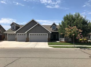 492 W Prescott Ave, Clovis, CA
