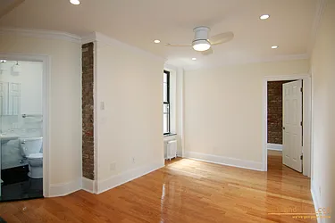 Rented by aptsandlofts.com