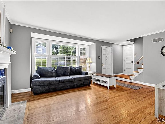 5th image of 904 Liggett Ave