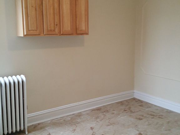 4th image of 49 Waverly St APT 45