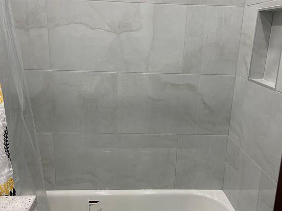 4th image of 1321 Blake Ave #1