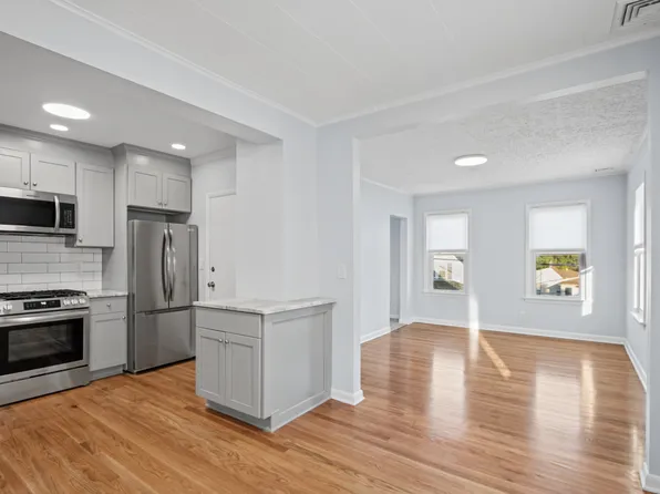 327 Jefferson St Floor 2, Carlstadt, NJ 07072