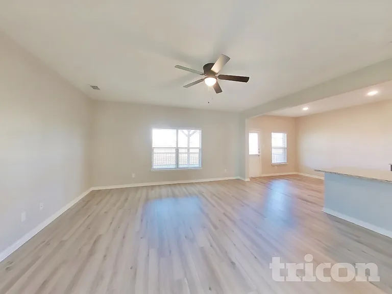 3109 Chillingham Dr — Photo 2