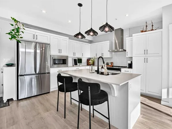 200 E Seton Cir SE #4208, Calgary, AB T3M 3P7