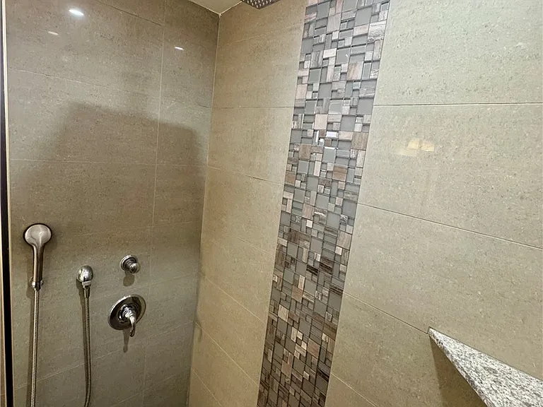 1523 E Windsor Rd #105B — Photo 18