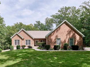 170 Clarks Pointe Dr, Hawk Point, MO 63349