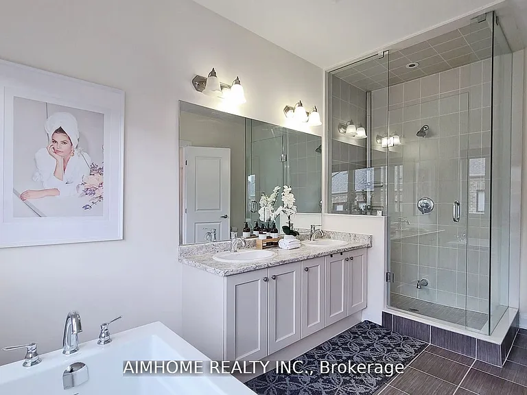 45 Duncombe Ln — Photo 12