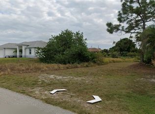 2705 42nd St SW, Lehigh Acres, FL 33976
