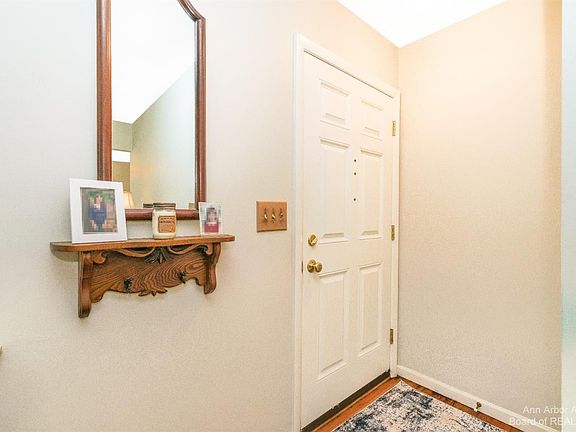4th image of 131 Wallace Dr