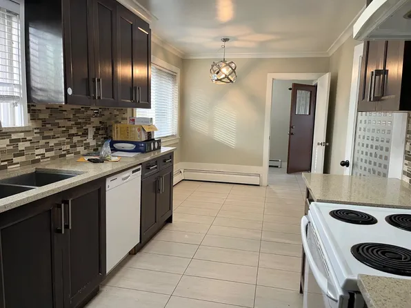 505 E 45th Ave, Vancouver, BC V5W 1X6