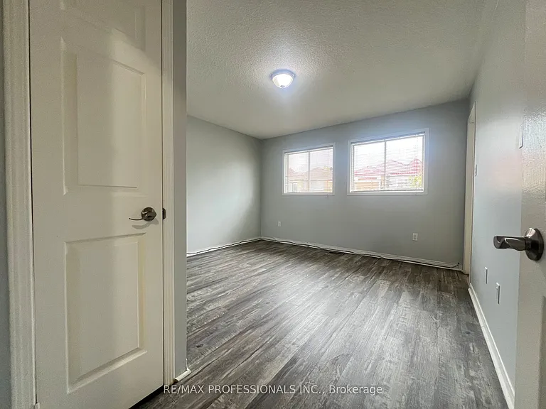 110 Springview Dr — Photo 14