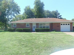 1 Stratford Way, Belleville, IL 62226