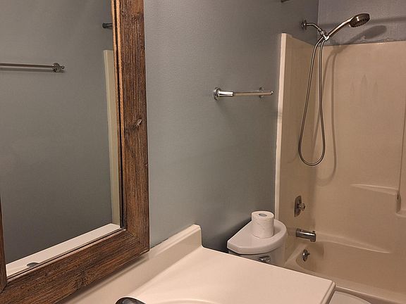 4th image of 1875 Michigan Ave #11
