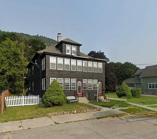 711-713 4th Ave #2 Photo 1