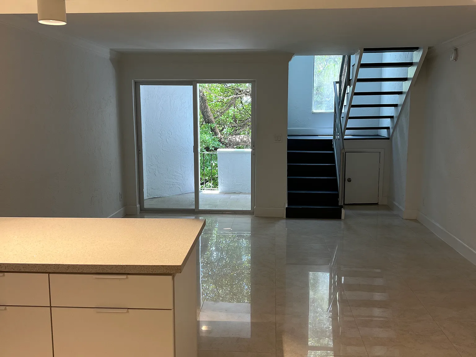 1 bed, 1.5 bath, 1125 sqft, $2,300 — Photo 4