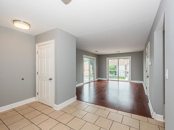 5th image of 1916 Kenilworth Cir APT E